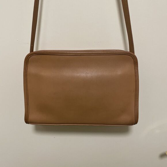 Vintage 90s Coach Sutton Bag 9814 Tan Light Brown Leather Shoulder Crossbody - Picture 1 of 15